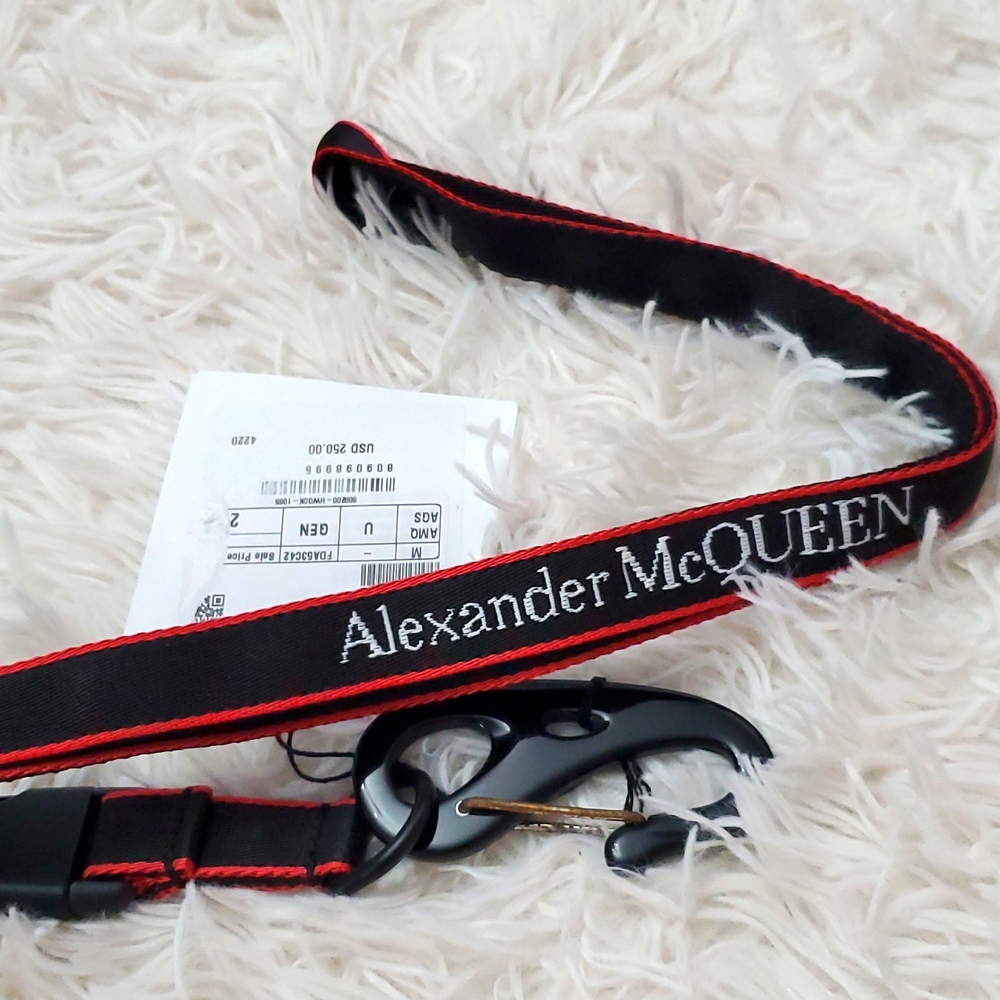 Alexander McQueen Webbing Logo key change
